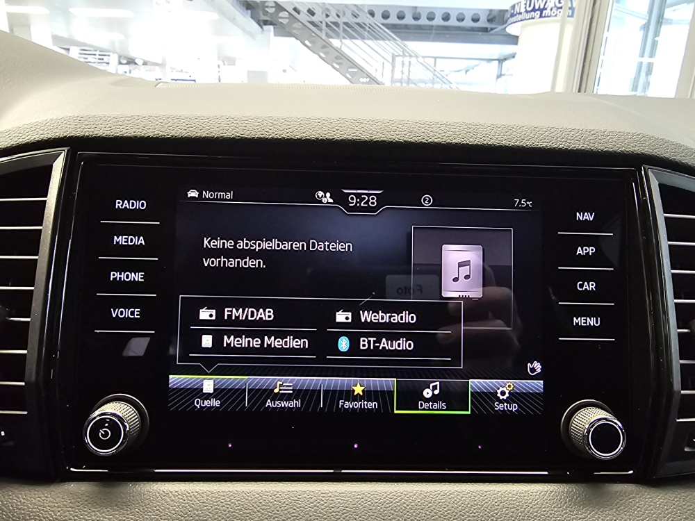 Skoda Karoq bei Hoffmann Automobile in Wolfsburg kaufen und sofort mitnehmen - Bild 17