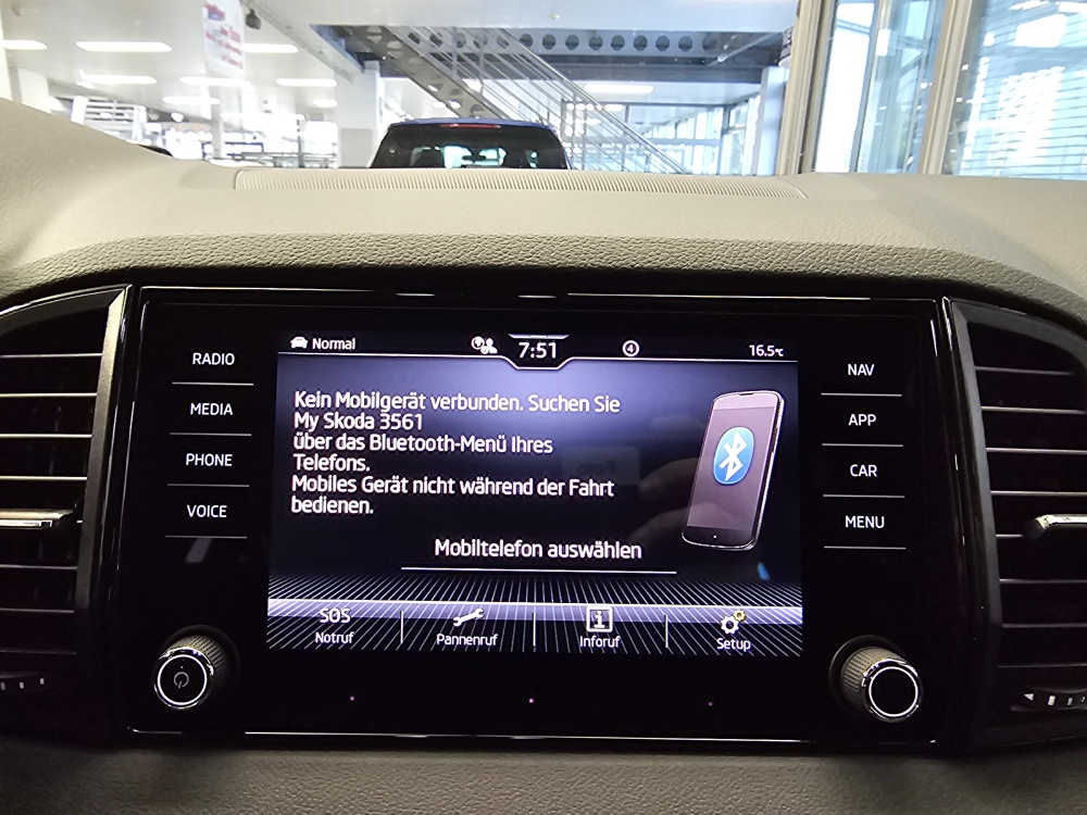 Skoda Karoq bei Hoffmann Automobile in Wolfsburg kaufen und sofort mitnehmen - Bild 14