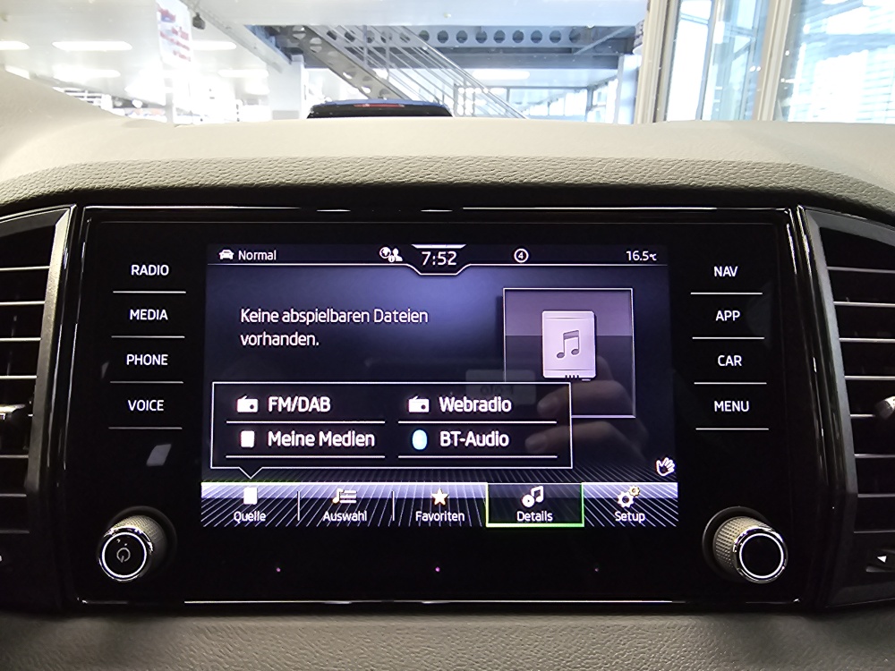 Skoda Karoq bei Hoffmann Automobile in Wolfsburg kaufen und sofort mitnehmen - Bild 17