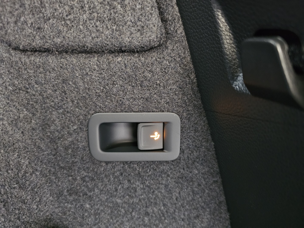 Skoda Karoq bei Hoffmann Automobile in Wolfsburg kaufen und sofort mitnehmen - Bild 4