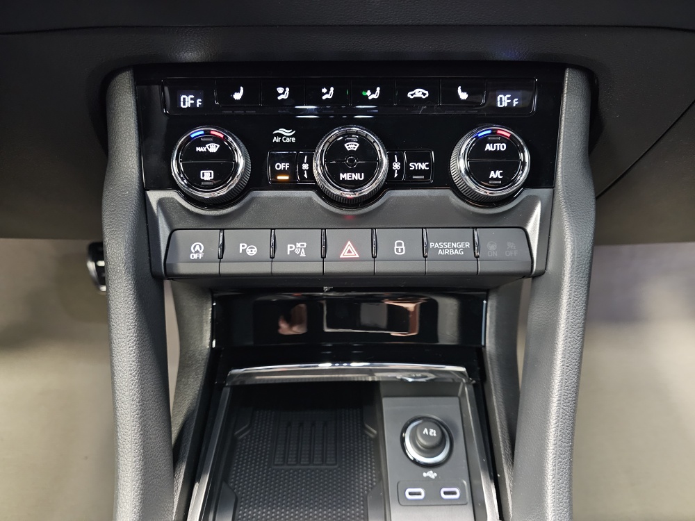 Skoda Karoq bei Hoffmann Automobile in Wolfsburg kaufen und sofort mitnehmen - Bild 11