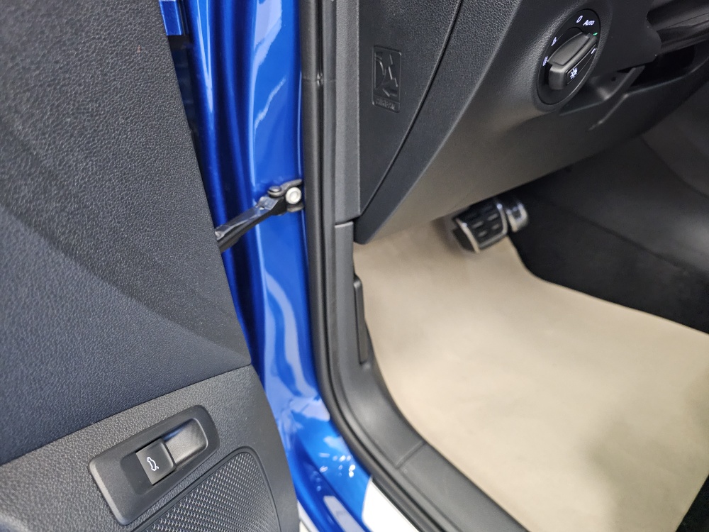 Skoda Karoq bei Hoffmann Automobile in Wolfsburg kaufen und sofort mitnehmen - Bild 27