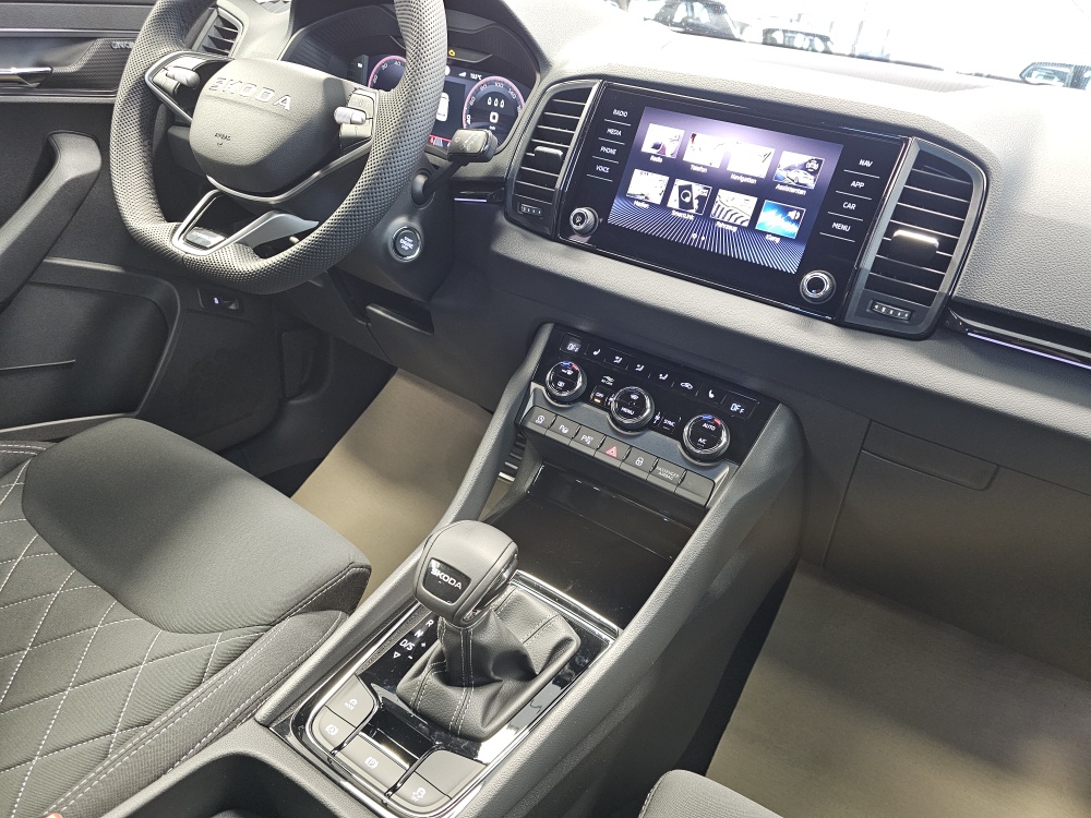 Skoda Karoq bei Hoffmann Automobile in Wolfsburg kaufen und sofort mitnehmen - Bild 10
