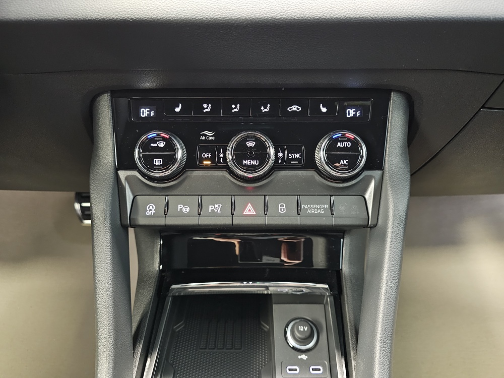 Skoda Karoq bei Hoffmann Automobile in Wolfsburg kaufen und sofort mitnehmen - Bild 11