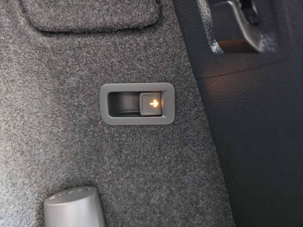 Skoda Karoq bei Hoffmann Automobile in Wolfsburg kaufen und sofort mitnehmen - Bild 3