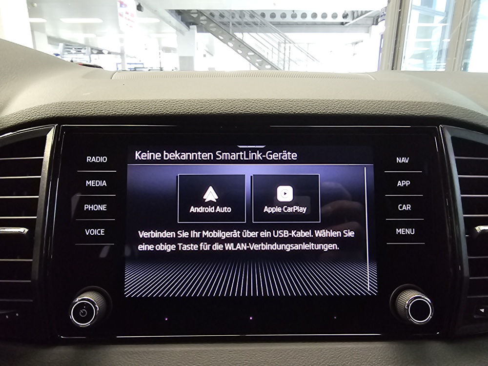 Skoda Karoq bei Hoffmann Automobile in Wolfsburg kaufen und sofort mitnehmen - Bild 18