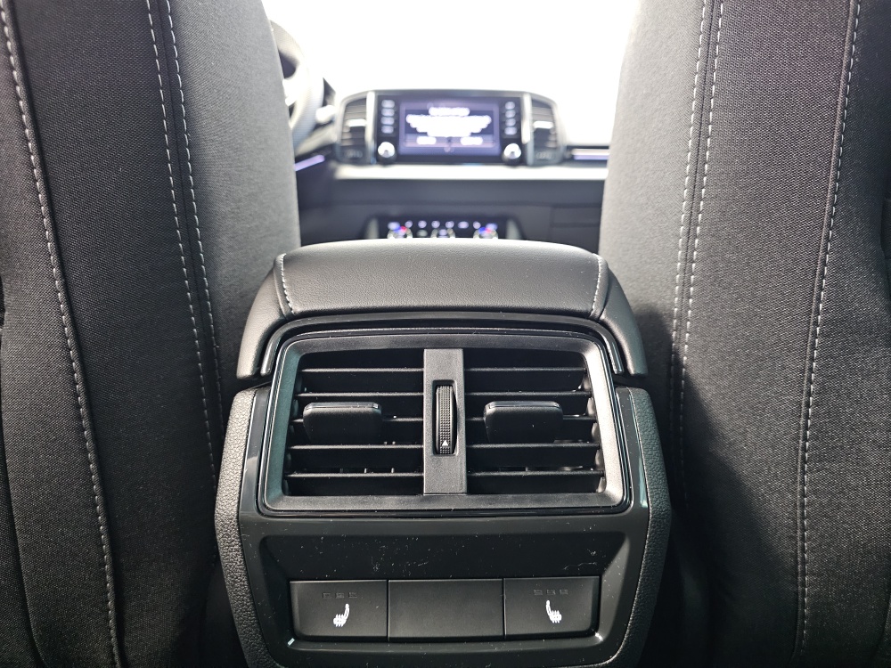 Skoda Karoq bei Hoffmann Automobile in Wolfsburg kaufen und sofort mitnehmen - Bild 8