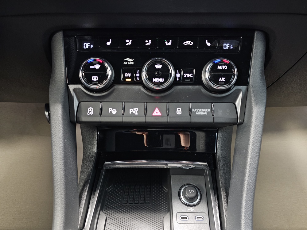 Skoda Karoq bei Hoffmann Automobile in Wolfsburg kaufen und sofort mitnehmen - Bild 11