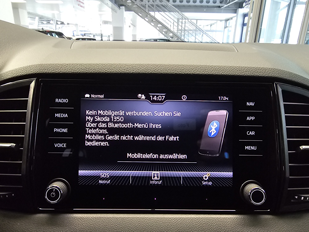 Skoda Karoq bei Hoffmann Automobile in Wolfsburg kaufen und sofort mitnehmen - Bild 14