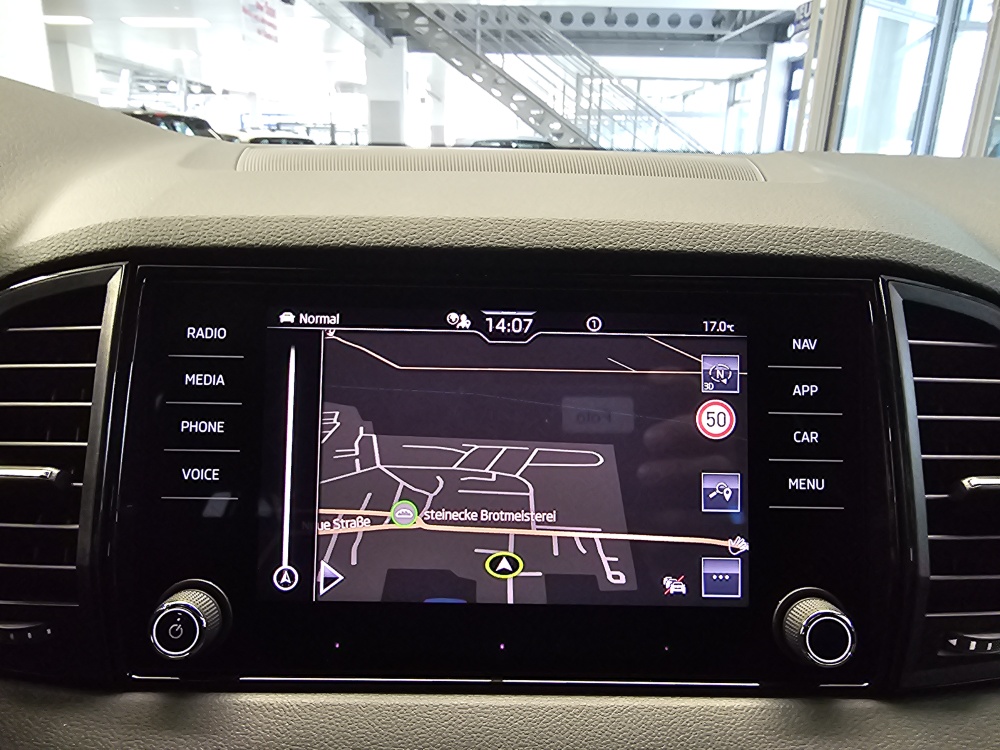 Skoda Karoq bei Hoffmann Automobile in Wolfsburg kaufen und sofort mitnehmen - Bild 15