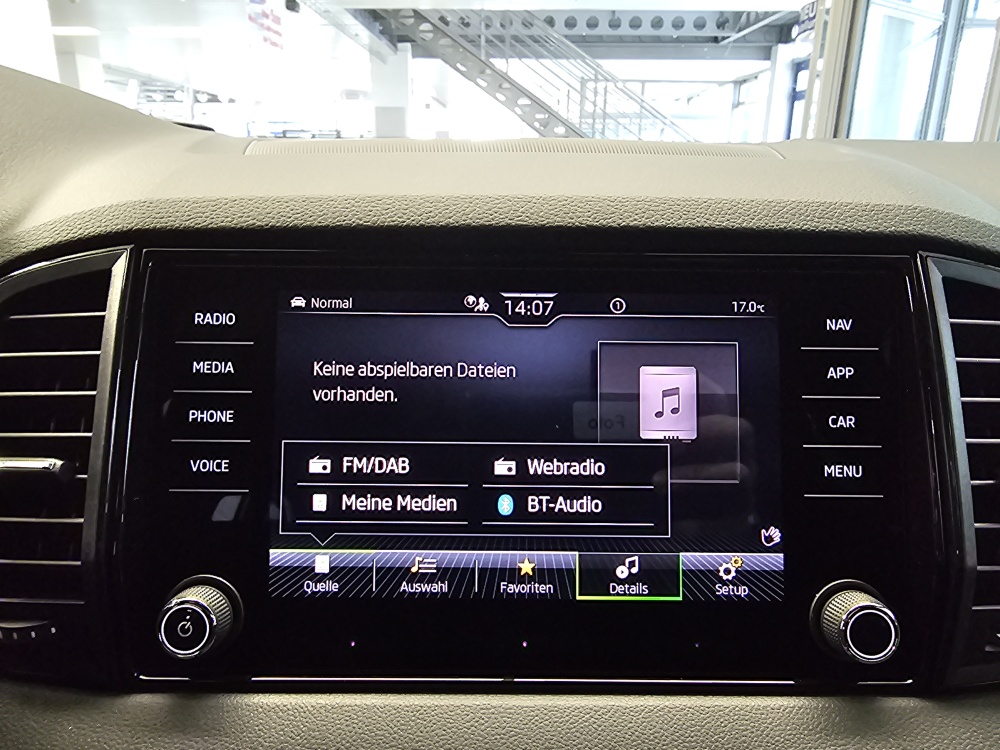 Skoda Karoq bei Hoffmann Automobile in Wolfsburg kaufen und sofort mitnehmen - Bild 17