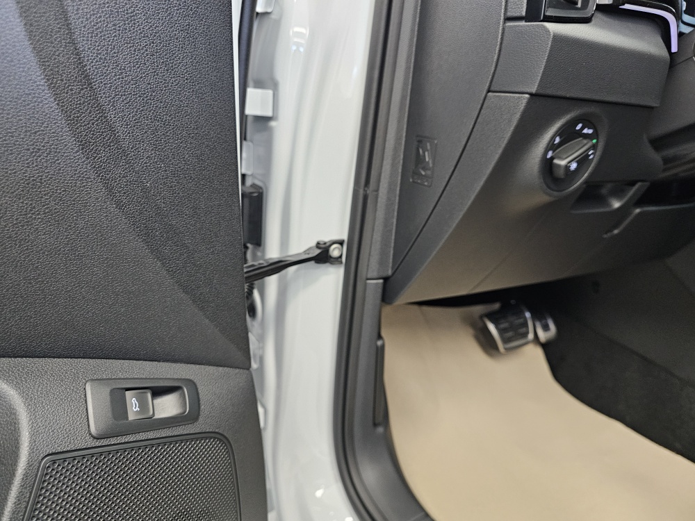 Skoda Karoq bei Hoffmann Automobile in Wolfsburg kaufen und sofort mitnehmen - Bild 28