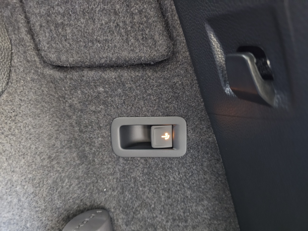 Skoda Karoq bei Hoffmann Automobile in Wolfsburg kaufen und sofort mitnehmen - Bild 3