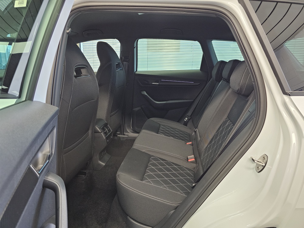 Skoda Karoq bei Hoffmann Automobile in Wolfsburg kaufen und sofort mitnehmen - Bild 7