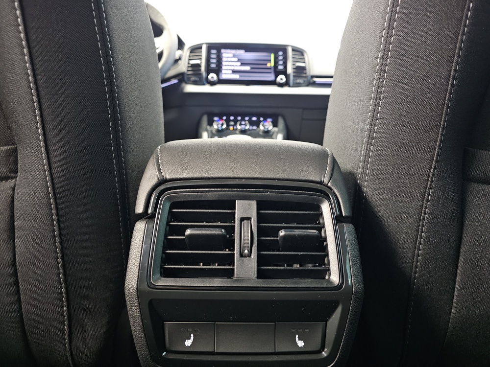 Skoda Karoq bei Hoffmann Automobile in Wolfsburg kaufen und sofort mitnehmen - Bild 8