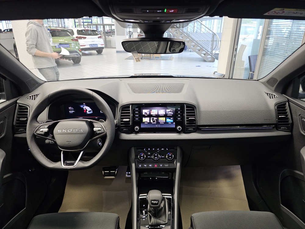 Skoda Karoq bei Hoffmann Automobile in Wolfsburg kaufen und sofort mitnehmen - Bild 10
