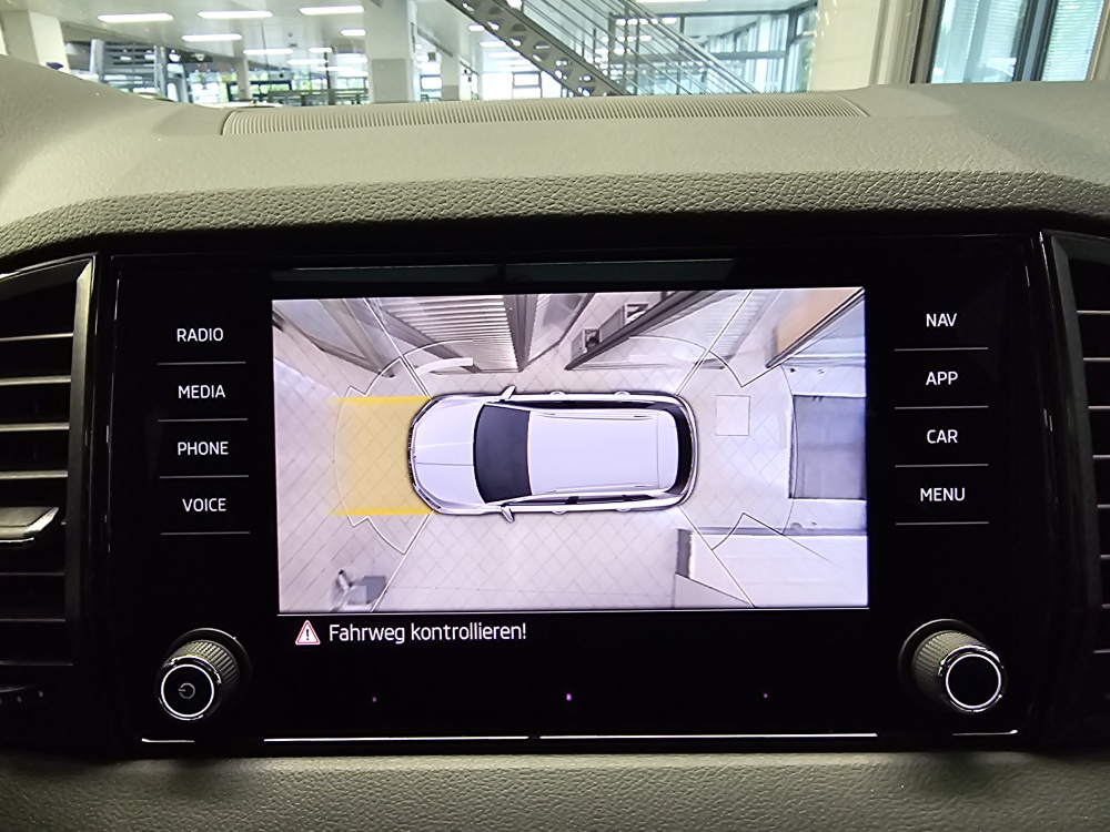 Skoda Karoq bei Hoffmann Automobile in Wolfsburg kaufen und sofort mitnehmen - Bild 21