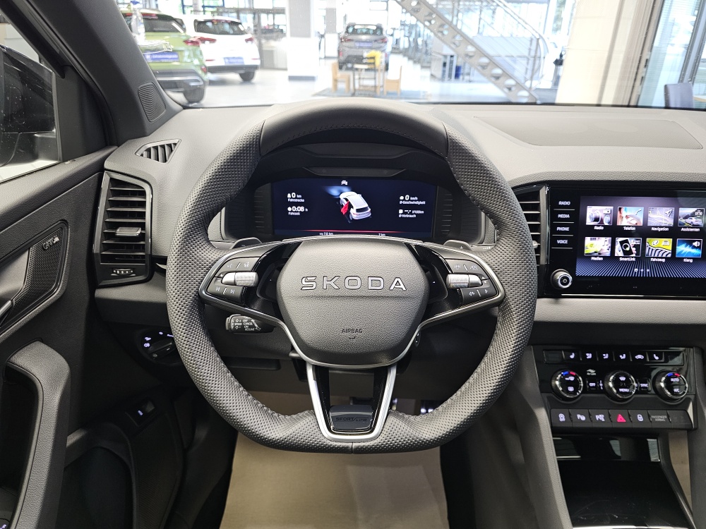 Skoda Karoq bei Hoffmann Automobile in Wolfsburg kaufen und sofort mitnehmen - Bild 25