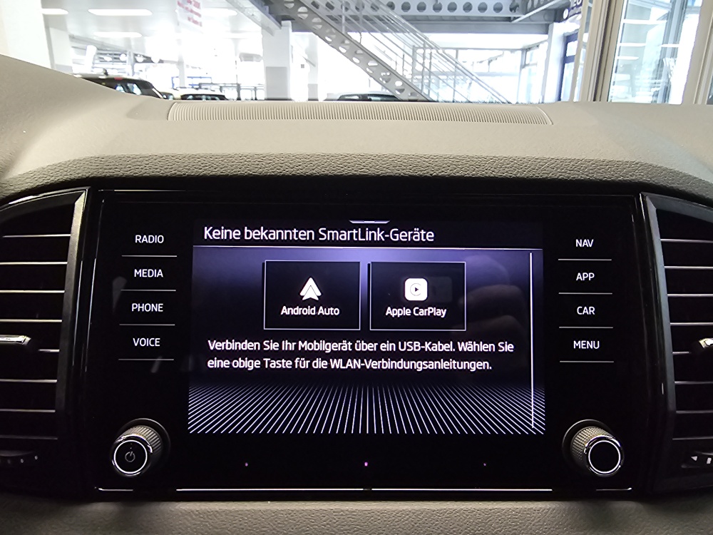 Skoda Karoq bei Hoffmann Automobile in Wolfsburg kaufen und sofort mitnehmen - Bild 18