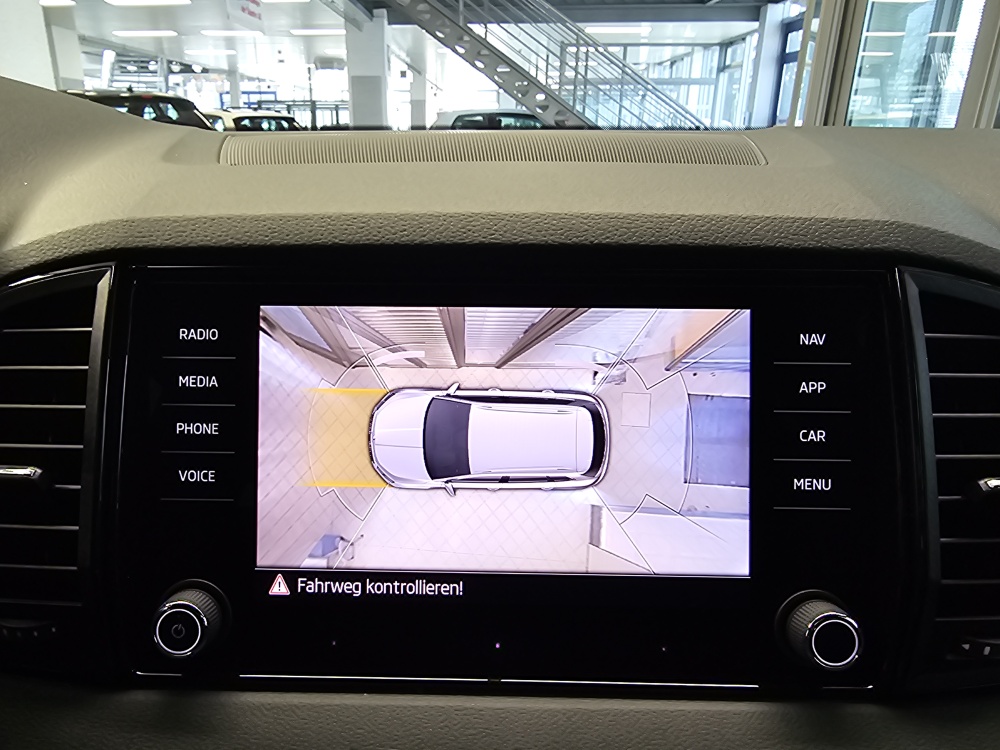 Skoda Karoq bei Hoffmann Automobile in Wolfsburg kaufen und sofort mitnehmen - Bild 20