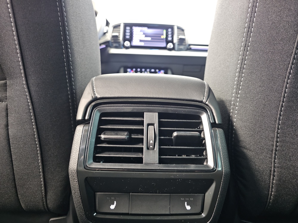 Skoda Karoq bei Hoffmann Automobile in Wolfsburg kaufen und sofort mitnehmen - Bild 8