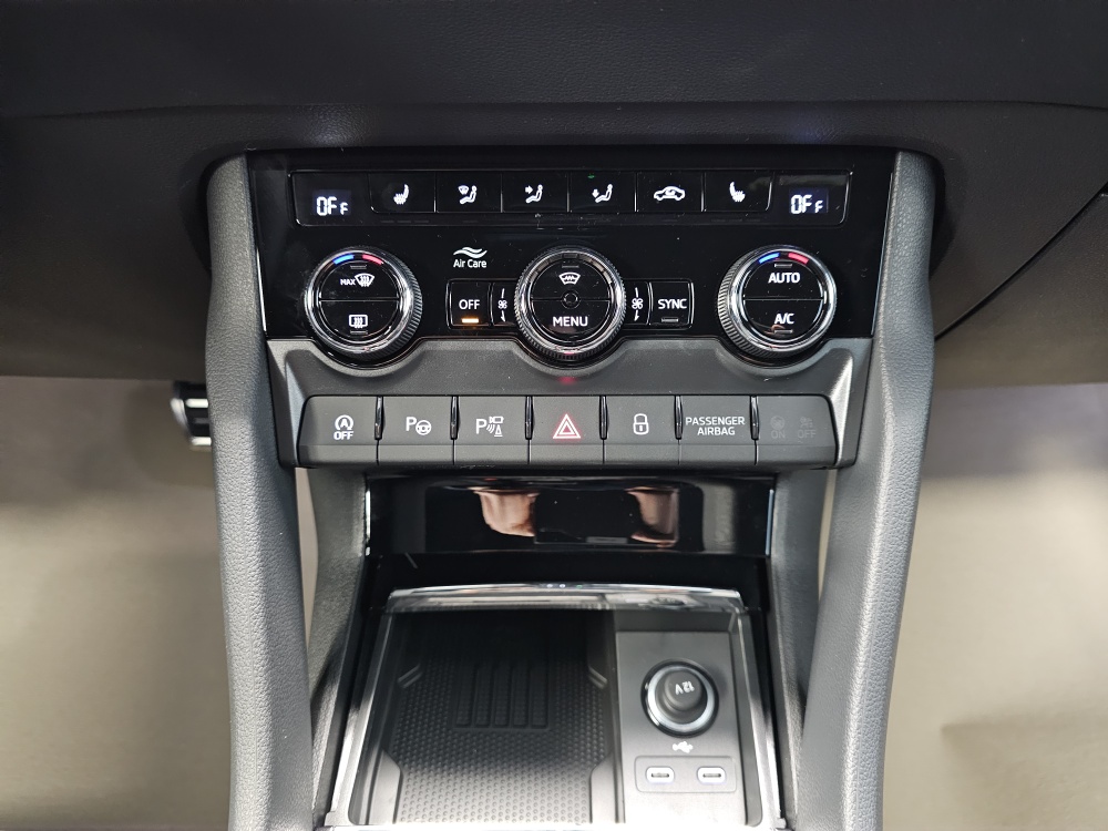 Skoda Karoq bei Hoffmann Automobile in Wolfsburg kaufen und sofort mitnehmen - Bild 11