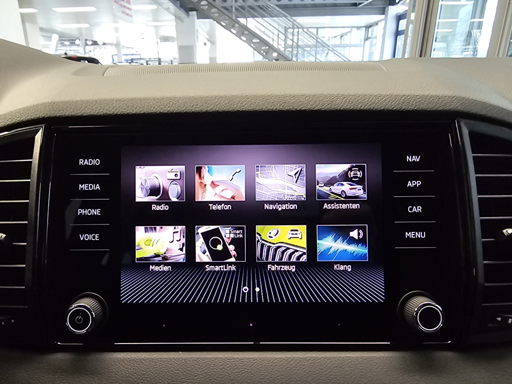 Skoda Karoq bei Hoffmann Automobile in Wolfsburg kaufen und sofort mitnehmen - Bild 12