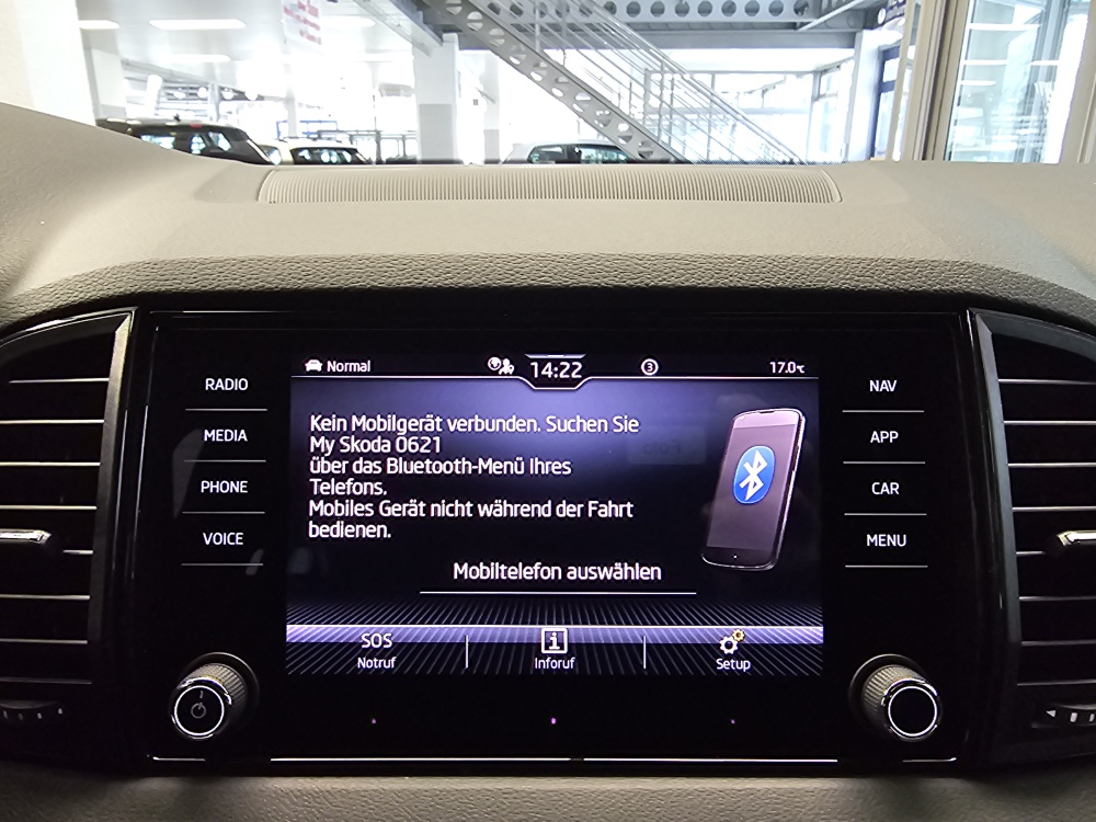 Skoda Karoq bei Hoffmann Automobile in Wolfsburg kaufen und sofort mitnehmen - Bild 14