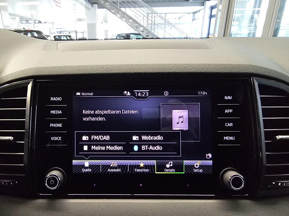 Skoda Karoq bei Hoffmann Automobile in Wolfsburg kaufen und sofort mitnehmen - Bild 17