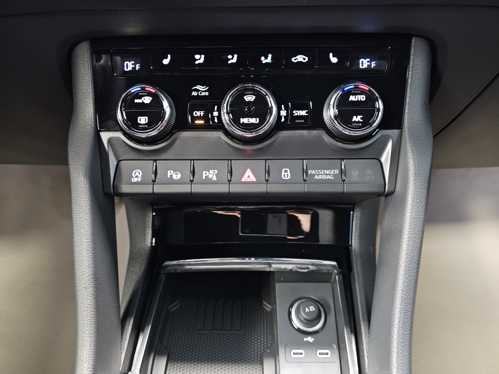 Skoda Karoq bei Hoffmann Automobile in Wolfsburg kaufen und sofort mitnehmen - Bild 11