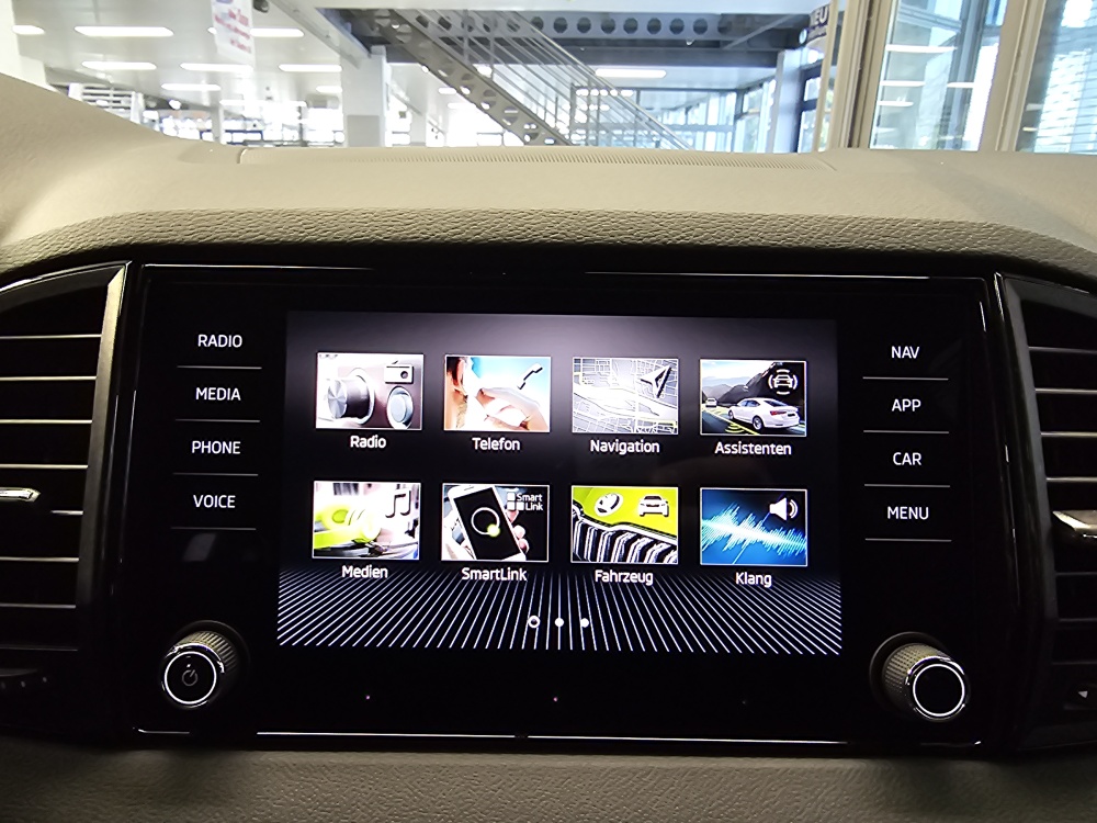 Skoda Karoq bei Hoffmann Automobile in Wolfsburg kaufen und sofort mitnehmen - Bild 12