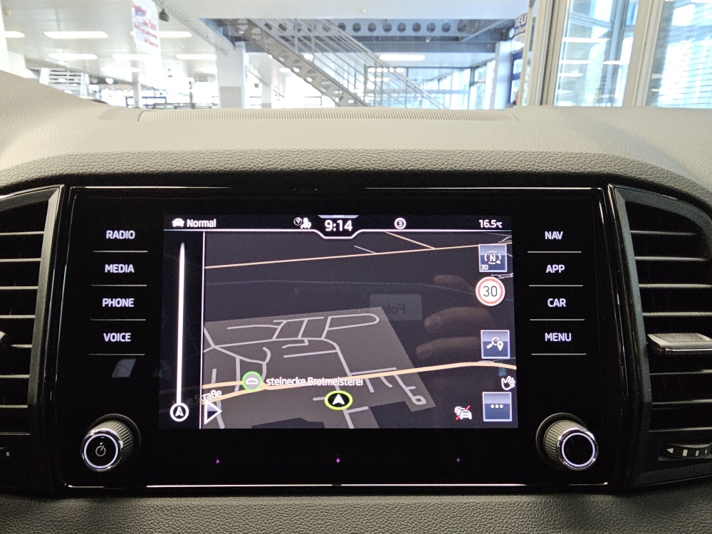 Skoda Karoq bei Hoffmann Automobile in Wolfsburg kaufen und sofort mitnehmen - Bild 15