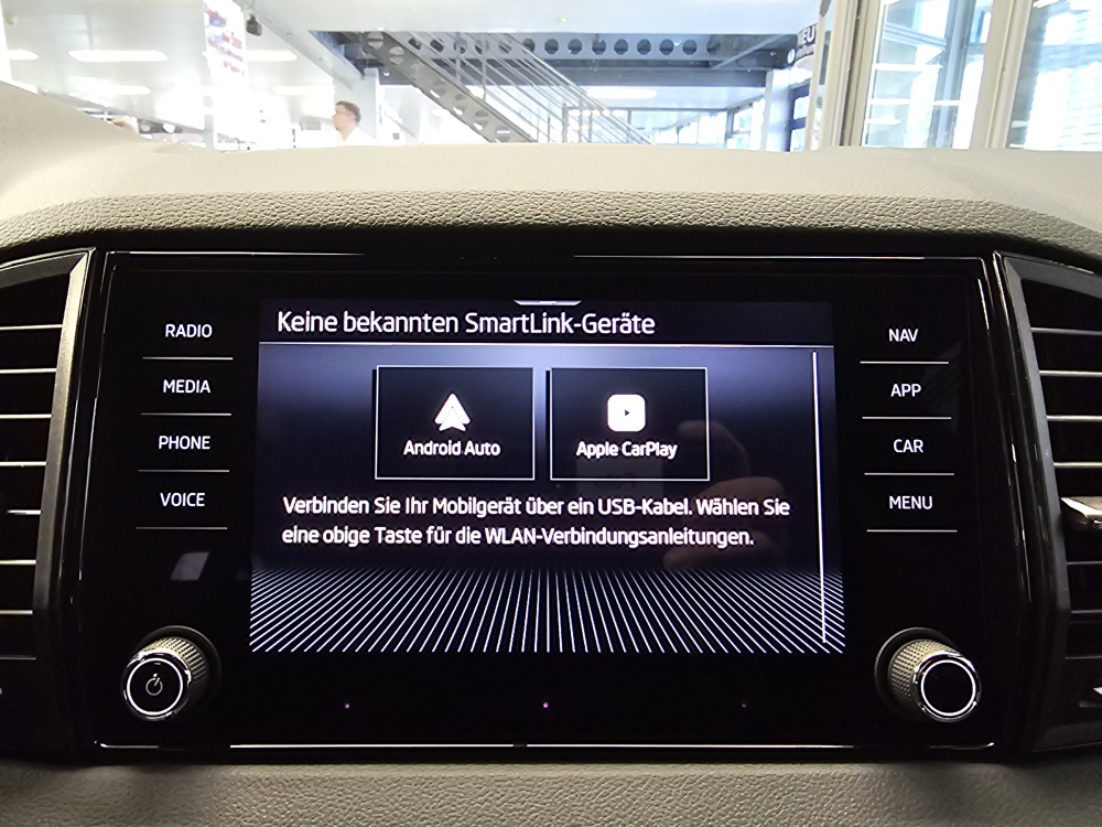 Skoda Karoq bei Hoffmann Automobile in Wolfsburg kaufen und sofort mitnehmen - Bild 18