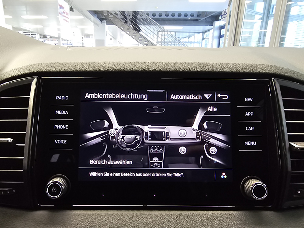 Skoda Karoq bei Hoffmann Automobile in Wolfsburg kaufen und sofort mitnehmen - Bild 19