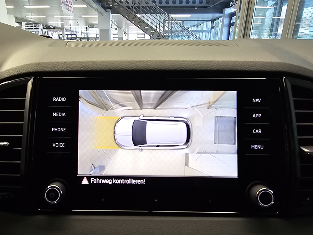 Skoda Karoq bei Hoffmann Automobile in Wolfsburg kaufen und sofort mitnehmen - Bild 20