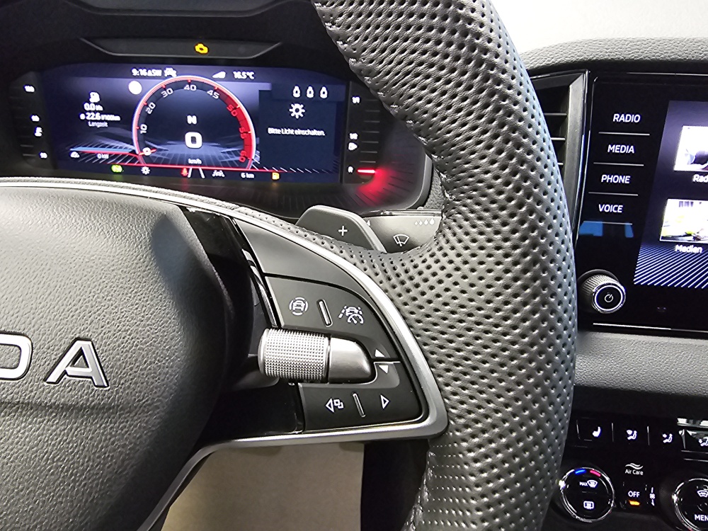 Skoda Karoq bei Hoffmann Automobile in Wolfsburg kaufen und sofort mitnehmen - Bild 21