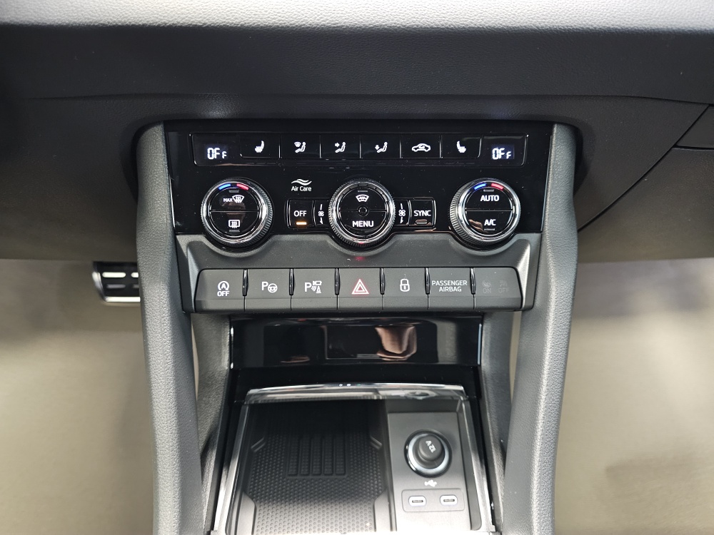 Skoda Karoq bei Hoffmann Automobile in Wolfsburg kaufen und sofort mitnehmen - Bild 11