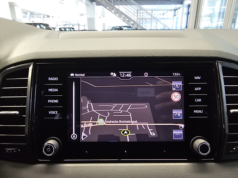 Skoda Karoq bei Hoffmann Automobile in Wolfsburg kaufen und sofort mitnehmen - Bild 15