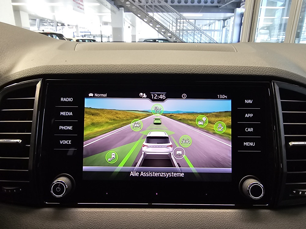 Skoda Karoq bei Hoffmann Automobile in Wolfsburg kaufen und sofort mitnehmen - Bild 16