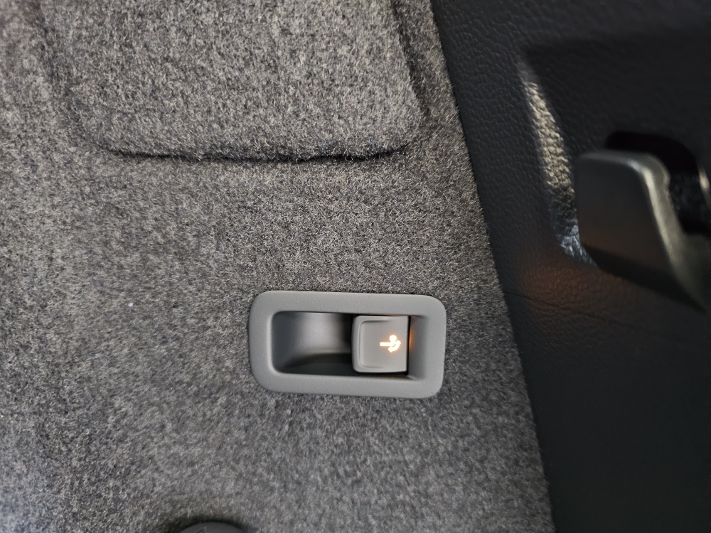 Skoda Karoq bei Hoffmann Automobile in Wolfsburg kaufen und sofort mitnehmen - Bild 3