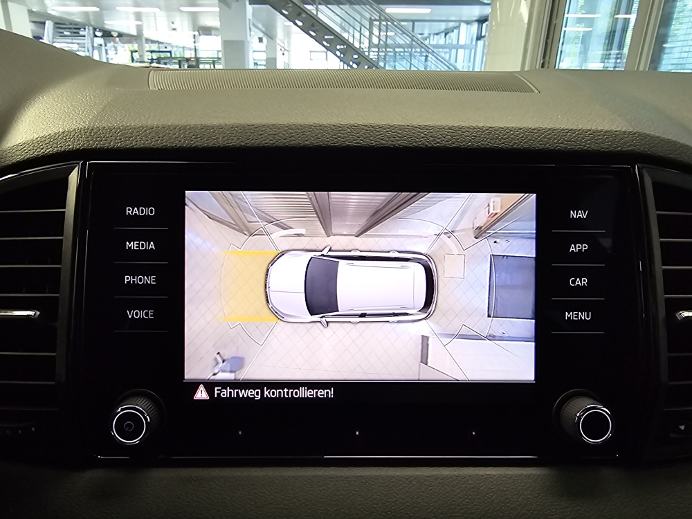Skoda Karoq bei Hoffmann Automobile in Wolfsburg kaufen und sofort mitnehmen - Bild 19