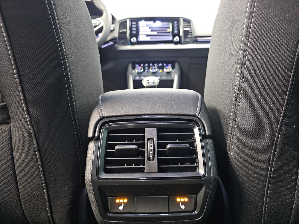 Skoda Karoq bei Hoffmann Automobile in Wolfsburg kaufen und sofort mitnehmen - Bild 8