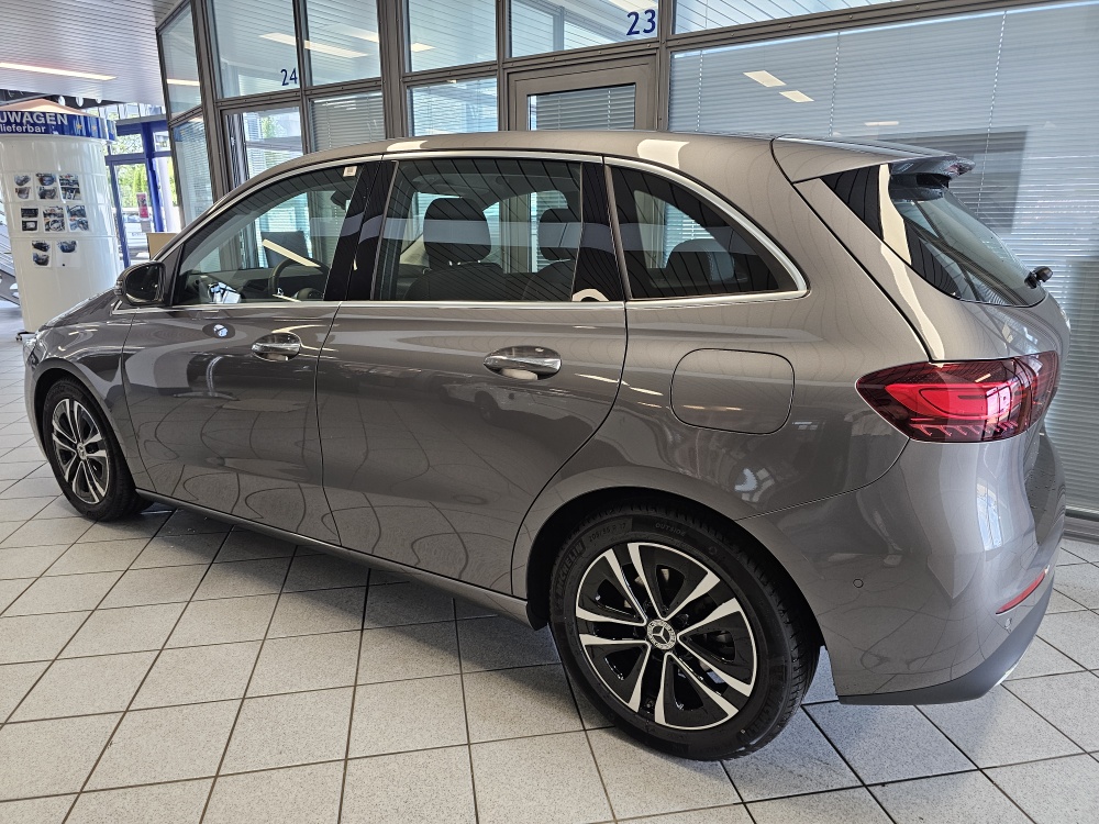 Mercedes-Benz B 180  bei Hoffmann Automobile in Wolfsburg kaufen und sofort mitnehmen - Bild 14