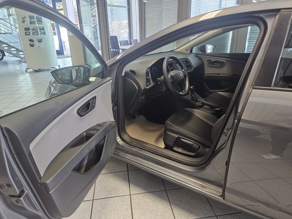 Seat Leon  bei Hoffmann Automobile in Wolfsburg kaufen und sofort mitnehmen - Bild 11