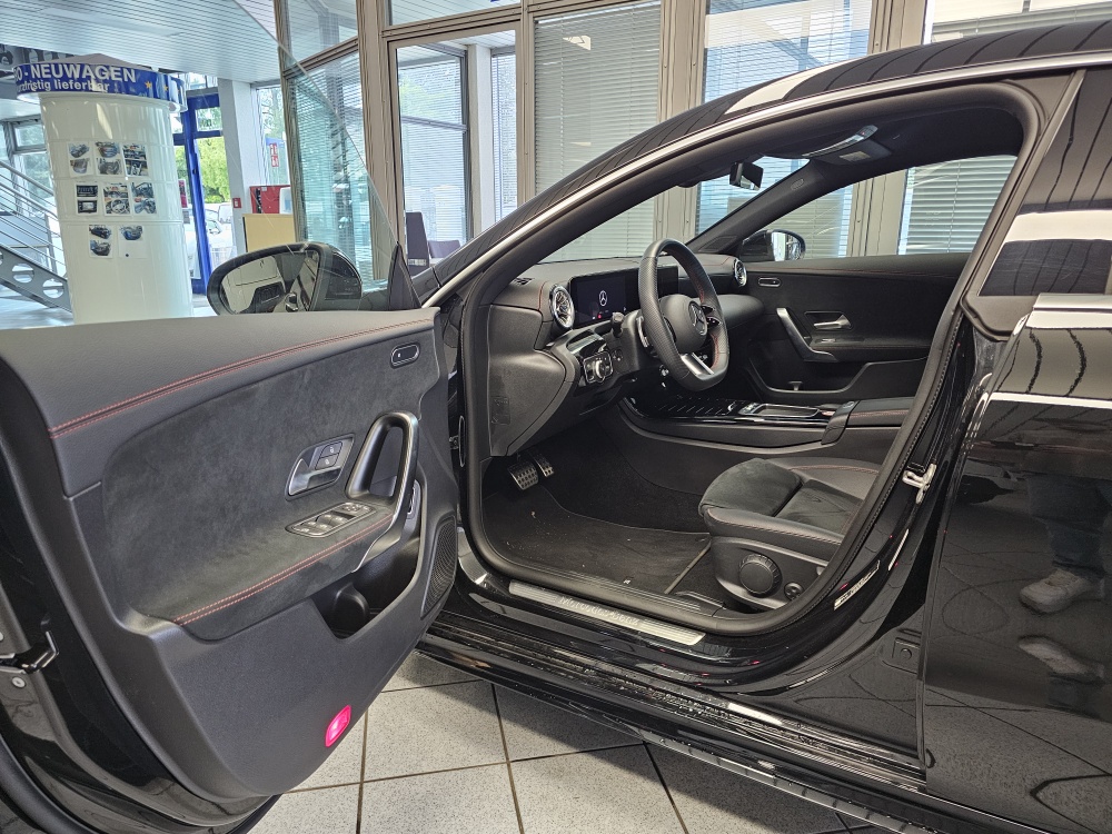 Mercedes-Benz CLA 180  bei Hoffmann Automobile in Wolfsburg kaufen und sofort mitnehmen - Bild 13