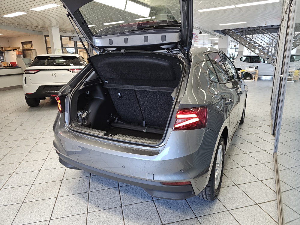 Skoda Fabia  bei Hoffmann Automobile in Wolfsburg kaufen und sofort mitnehmen - Bild 2
