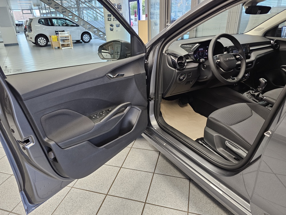Skoda Fabia  bei Hoffmann Automobile in Wolfsburg kaufen und sofort mitnehmen - Bild 20