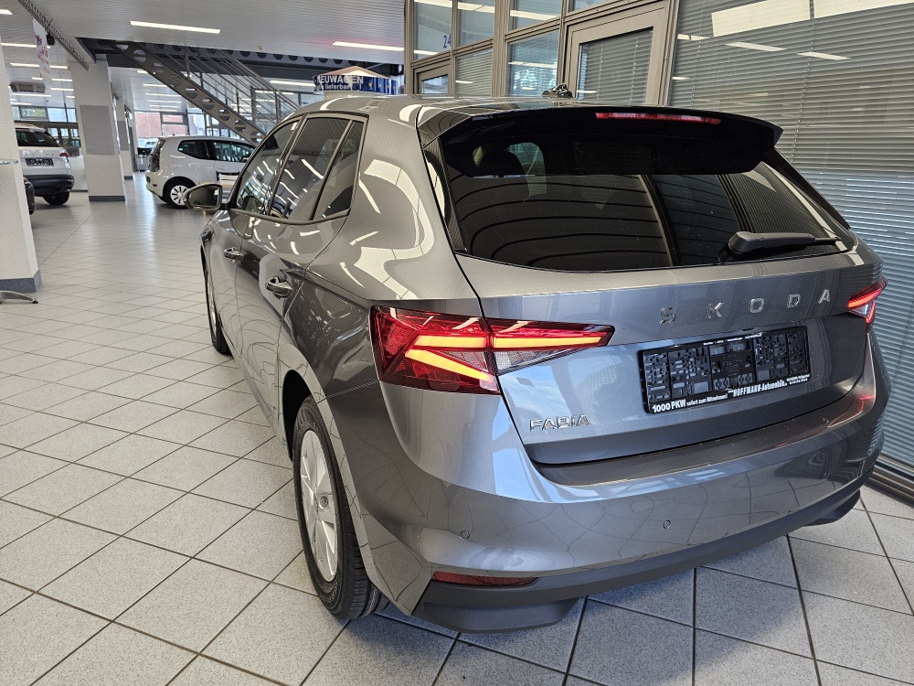 Skoda Fabia  bei Hoffmann Automobile in Wolfsburg kaufen und sofort mitnehmen - Bild 3