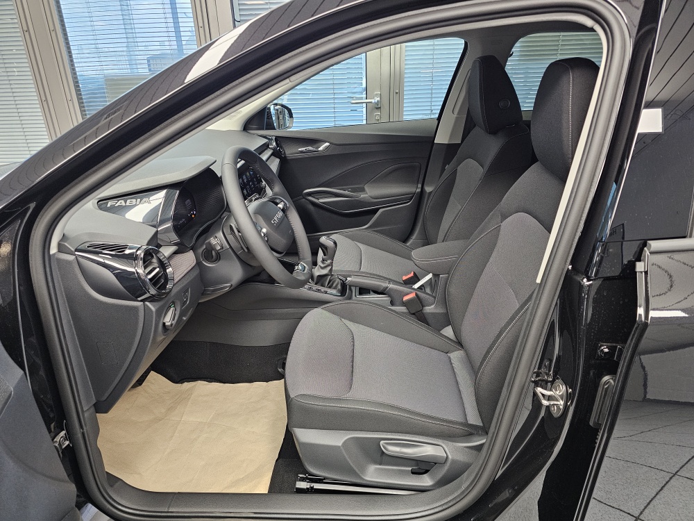 Skoda Fabia  bei Hoffmann Automobile in Wolfsburg kaufen und sofort mitnehmen - Bild 19