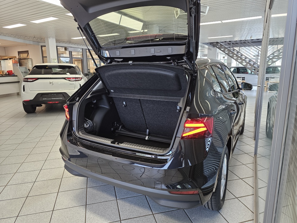 Skoda Fabia  bei Hoffmann Automobile in Wolfsburg kaufen und sofort mitnehmen - Bild 2